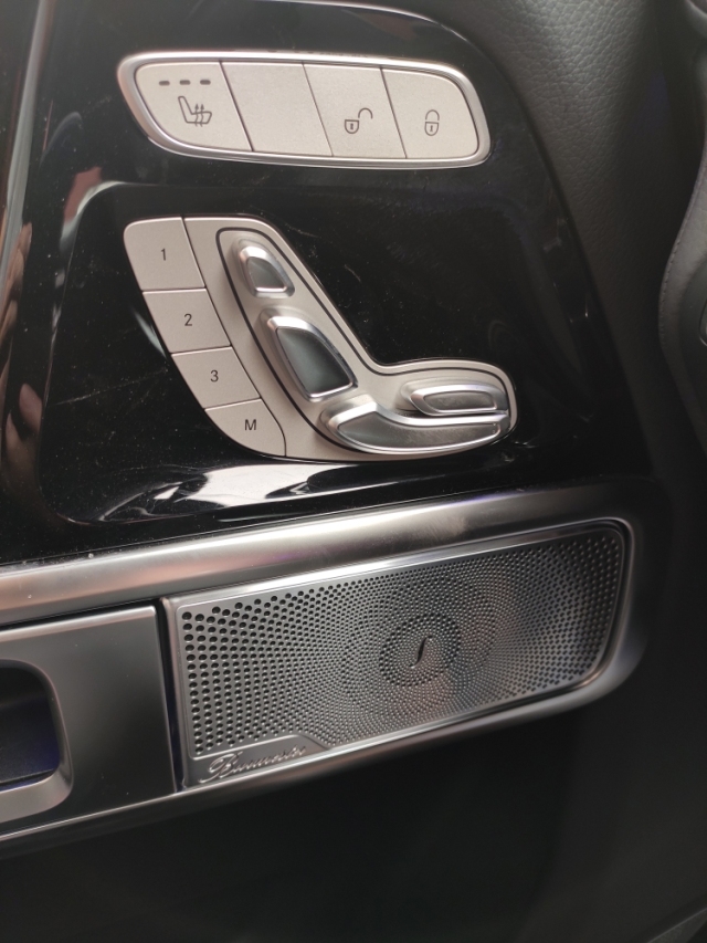 2019款奔驰G500报价 红色座椅性能气息 